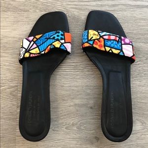 Donald J Pliner Abstract Art Kitten Heels